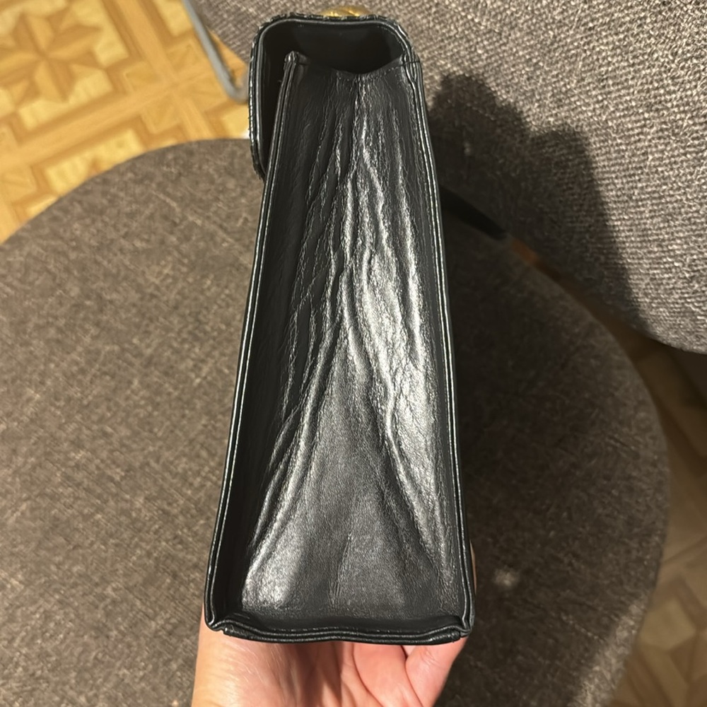 Gianni Versace handbag, original dustbag, minimum signs of wear & Keychain - Picture 8 of 16